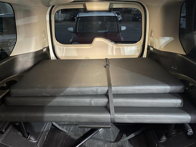 セレナ マルチベッド　ｅ－パワーＨＷＳ　Ｖ　メーカーＯＰ１２インチナビ　リアマルチべッド　アラウンドビューモニター　両側パワースライドドア　デジタルインナーミラー　シートヒーター　ステアリングヒーター　ＥＴＣ　Ｂｌｕｅｔｏｏｔｈ接続　フルセグ（30枚目）