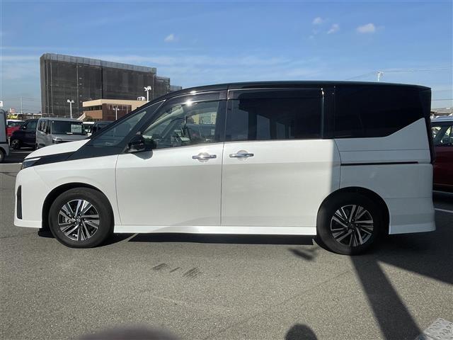 セレナ マルチベッド　ｅ－パワーＨＷＳ　Ｖ　メーカーＯＰ１２インチナビ　リアマルチべッド　アラウンドビューモニター　両側パワースライドドア　デジタルインナーミラー　シートヒーター　ステアリングヒーター　ＥＴＣ　Ｂｌｕｅｔｏｏｔｈ接続　フルセグ（38枚目）