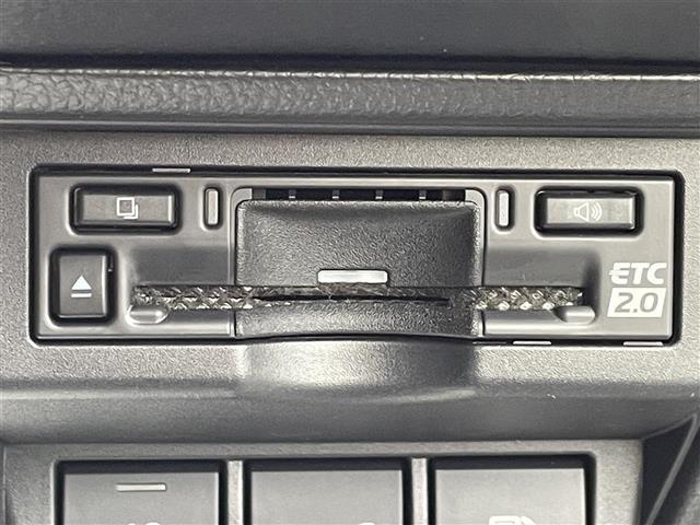 プリウス Ｚ　純正１２．３インチディスプレイオーディオ　追従クルコン　前方ドラレコ　９インチＡＷ　テ゛シ゛タルインナミラー　パノラマビュー　ＢＴ　ＴｙｐｅＣ接続　レザー　オートハイビーム　ビルトインＥＴＣ２．０（6枚目）