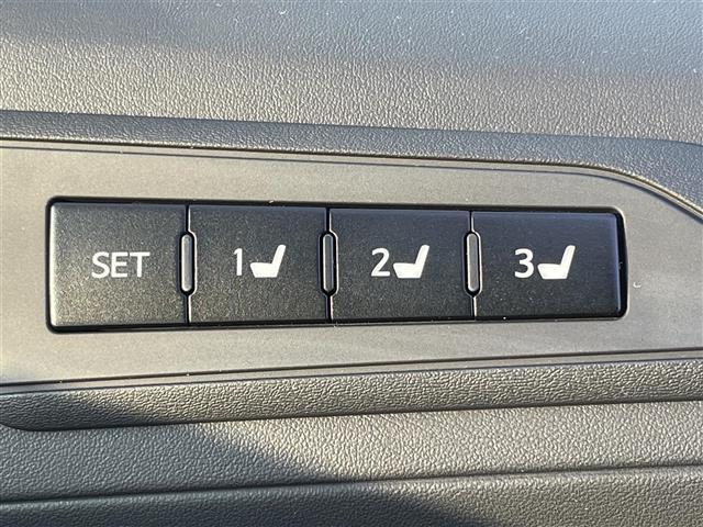 アルファード ２．５Ｓ　Ｃパッケージ　純正ナビ　フルセグ　Ｂｌｕｅｔｏｏｔｈ　ＣＤ／ＤＶＤ　後席モニター　デジタルインナーミラー　モデリスタフルエアロ　ステアリングヒーター　シートメモリー　シートヒーター　エアシート　純正フロアマット（5枚目）