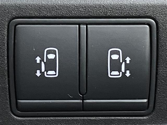 セレナ ハイウェイスター　Ｖ　社外７インチナビ　フルセグ　Ｂｌｕｅｔｏｏｔｈ接続　フリップダウンモニター（ＡＬＰＩＮＥ）　両側パワスラ　プロパイロット　アラウンドビュー　デジタルインナーミラー　ＥＴＣ　追従クルコン　ドアバイザー（6枚目）