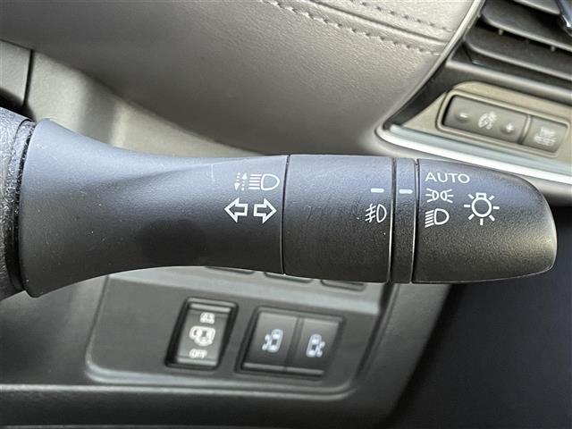 セレナ ハイウェイスター　Ｖ　社外７インチナビ　フルセグ　Ｂｌｕｅｔｏｏｔｈ接続　フリップダウンモニター（ＡＬＰＩＮＥ）　両側パワスラ　プロパイロット　アラウンドビュー　デジタルインナーミラー　ＥＴＣ　追従クルコン　ドアバイザー（12枚目）