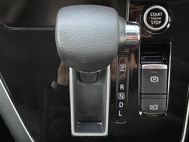 セレナ ハイウェイスター　Ｖ　社外７インチナビ　フルセグ　Ｂｌｕｅｔｏｏｔｈ接続　フリップダウンモニター（ＡＬＰＩＮＥ）　両側パワスラ　プロパイロット　アラウンドビュー　デジタルインナーミラー　ＥＴＣ　追従クルコン　ドアバイザー（13枚目）