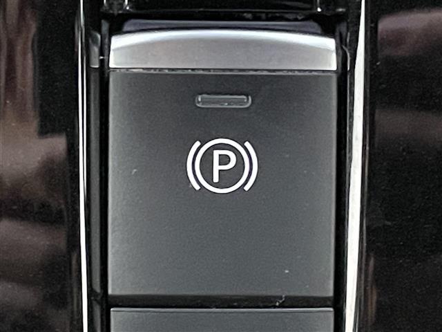 セレナ ハイウェイスター　Ｖ　社外７インチナビ　フルセグ　Ｂｌｕｅｔｏｏｔｈ接続　フリップダウンモニター（ＡＬＰＩＮＥ）　両側パワスラ　プロパイロット　アラウンドビュー　デジタルインナーミラー　ＥＴＣ　追従クルコン　ドアバイザー（18枚目）