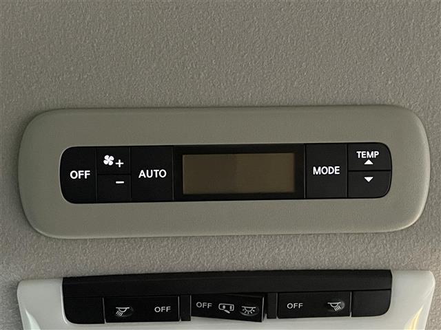 セレナ ハイウェイスター　Ｖ　社外７インチナビ　フルセグ　Ｂｌｕｅｔｏｏｔｈ接続　フリップダウンモニター（ＡＬＰＩＮＥ）　両側パワスラ　プロパイロット　アラウンドビュー　デジタルインナーミラー　ＥＴＣ　追従クルコン　ドアバイザー（23枚目）