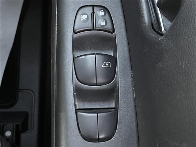 セレナ ハイウェイスター　Ｖ　社外７インチナビ　フルセグ　Ｂｌｕｅｔｏｏｔｈ接続　フリップダウンモニター（ＡＬＰＩＮＥ）　両側パワスラ　プロパイロット　アラウンドビュー　デジタルインナーミラー　ＥＴＣ　追従クルコン　ドアバイザー（24枚目）