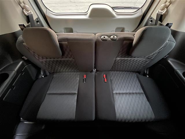 セレナ ハイウェイスター　Ｖ　社外７インチナビ　フルセグ　Ｂｌｕｅｔｏｏｔｈ接続　フリップダウンモニター（ＡＬＰＩＮＥ）　両側パワスラ　プロパイロット　アラウンドビュー　デジタルインナーミラー　ＥＴＣ　追従クルコン　ドアバイザー（30枚目）