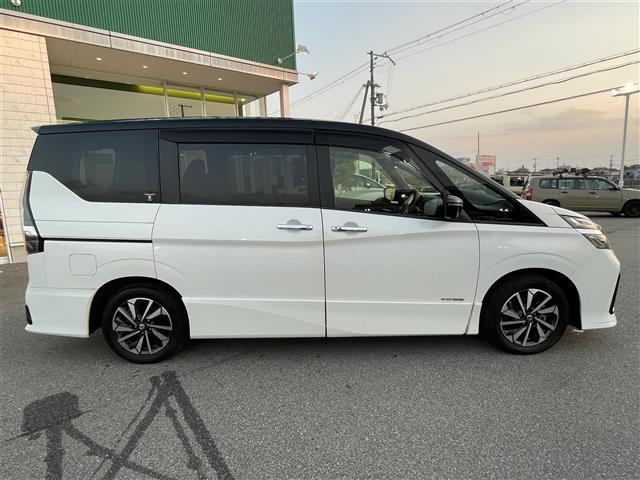 セレナ ハイウェイスター　Ｖ　社外７インチナビ　フルセグ　Ｂｌｕｅｔｏｏｔｈ接続　フリップダウンモニター（ＡＬＰＩＮＥ）　両側パワスラ　プロパイロット　アラウンドビュー　デジタルインナーミラー　ＥＴＣ　追従クルコン　ドアバイザー（38枚目）