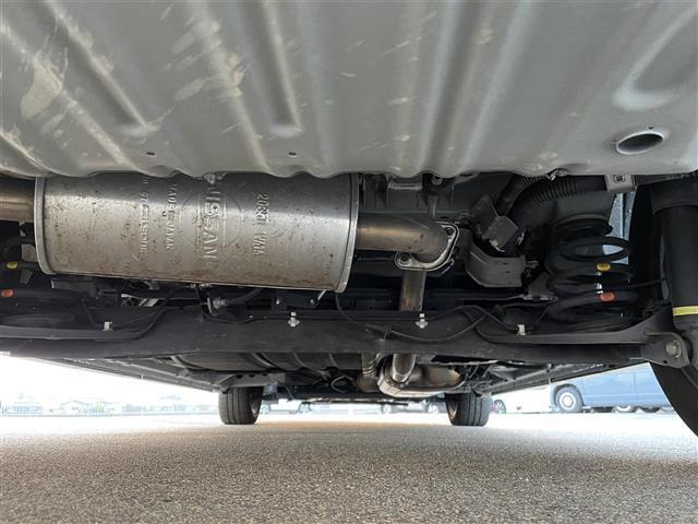 セレナ ハイウェイスター　Ｖ　社外７インチナビ　フルセグ　Ｂｌｕｅｔｏｏｔｈ接続　フリップダウンモニター（ＡＬＰＩＮＥ）　両側パワスラ　プロパイロット　アラウンドビュー　デジタルインナーミラー　ＥＴＣ　追従クルコン　ドアバイザー（40枚目）