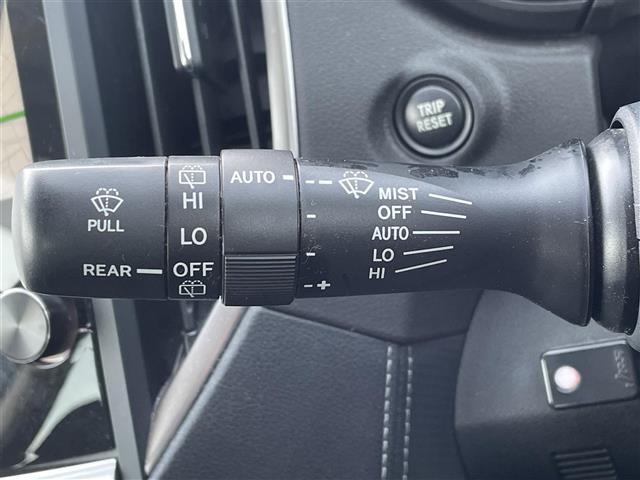 フォレスター アドバンス　純正Ｄ　ｏｐナビ　フルセグ　ＢＴ　ＣＤ／ＤＶＤ／ＢＤ　バック、左サイド、フロントカメラ　デジタルインナーミラー　アイサイト　パワーＢドア　純正ＡＷ付冬タイヤ　ＥＴＣ　全席シートヒーター　ルーフレール（7枚目）