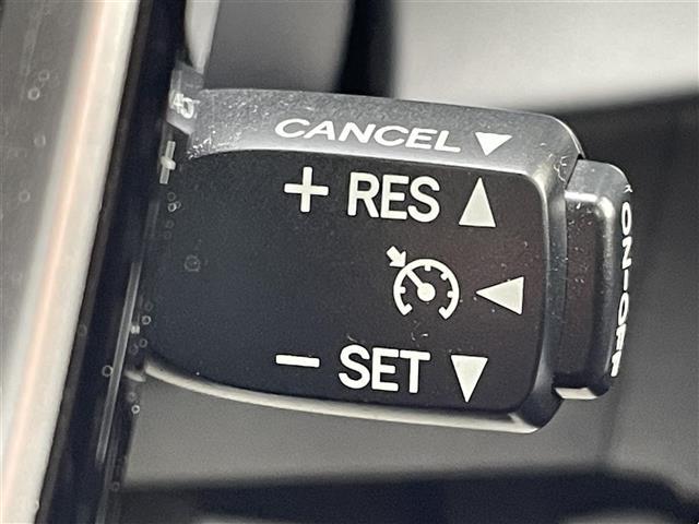 アクア Ｇ　ＧＲスポーツ　純正９インチナビ　Ｂｌｕｅｔｏｏｔｈ接続　フルセグ　バックカメラ　ＥＴＣ　シートヒーター　ハーフレザーシート　ＬＥＤヘッドライト　オートハイビーム　衝突軽減ブレーキ　純正フロアマット　スマートキー（11枚目）