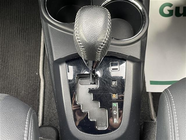 アクア Ｇ　ＧＲスポーツ　純正９インチナビ　Ｂｌｕｅｔｏｏｔｈ接続　フルセグ　バックカメラ　ＥＴＣ　シートヒーター　ハーフレザーシート　ＬＥＤヘッドライト　オートハイビーム　衝突軽減ブレーキ　純正フロアマット　スマートキー（12枚目）