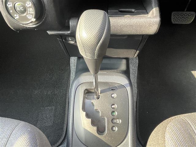 プロボックス DXコンフォート 純正ディーラーオプションナビ Bluetooth 地図SDなし CURT製ルーフラック サンドベージュオールペン バックカメラ 純正ドアバイザー USB充電ポート ETC リモコンキー スペアキー(11枚目)