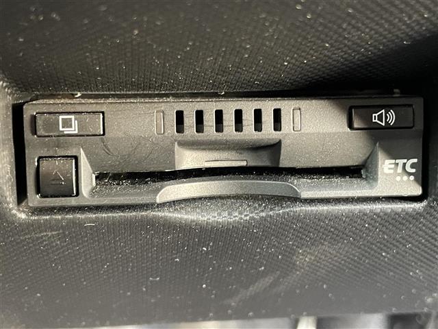 ライズ Ｇ　純正７インチナビ　ワンセグ　バックカメラ　ＢＴ　　ステアリングリモコン　スマートアシスト　純正バイザー　純正フロアマット　ヘッドライトレベライザー　純正アルミタイヤ　オートライト　スイッチスタート（4枚目）