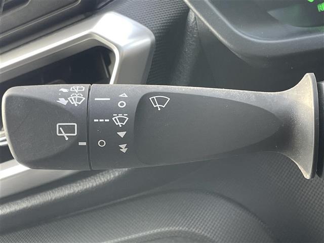 ライズ Ｇ　純正７インチナビ　ワンセグ　バックカメラ　ＢＴ　　ステアリングリモコン　スマートアシスト　純正バイザー　純正フロアマット　ヘッドライトレベライザー　純正アルミタイヤ　オートライト　スイッチスタート（8枚目）