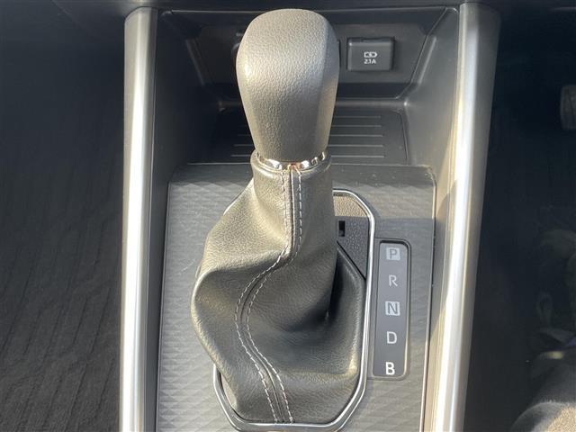 ライズ Ｇ　純正７インチナビ　ワンセグ　バックカメラ　ＢＴ　　ステアリングリモコン　スマートアシスト　純正バイザー　純正フロアマット　ヘッドライトレベライザー　純正アルミタイヤ　オートライト　スイッチスタート（10枚目）