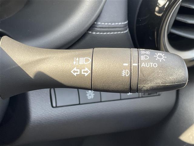 キックス Ｘ　純正ナビ　プロパイロット　アラウンドビューモニター　エマージェンシーブレーキ　デジタルインナーミラーステアリングリモコン　ＥＴＣ　ハーフレザーシート　革巻ステアリング　純正フロアマット　スペアキー（11枚目）