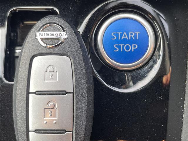 キックス Ｘ　純正ナビ　プロパイロット　アラウンドビューモニター　エマージェンシーブレーキ　デジタルインナーミラーステアリングリモコン　ＥＴＣ　ハーフレザーシート　革巻ステアリング　純正フロアマット　スペアキー（13枚目）