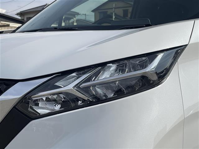 デイズ ハイウェイスター　Ｇターボ　純正９インチナビ　Ｂｌｕｅｔｏｏｔｈ　ＣＤ／ＤＶＤ　セーフティーシールドスイッチ　エマージェンシーブレーキ　ＥＴＣ　バックカメラ　フォグランプ　皮調シートカバー　革巻きステアリング　純正フロアマット（23枚目）