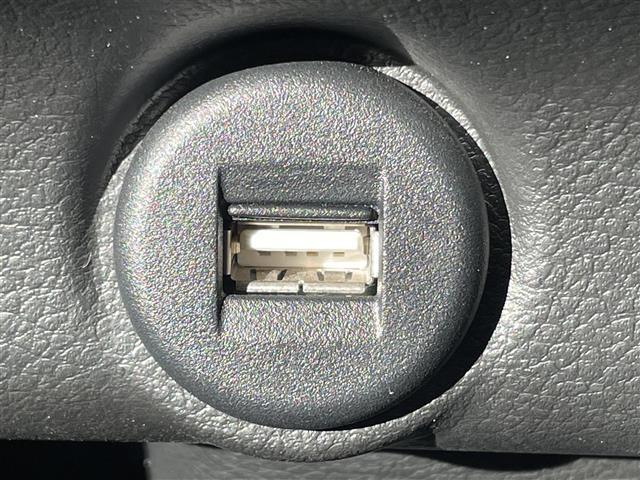 ハスラー ハイブリッドＸ　純正９インチナビ　フルセグ　Ｂｌｕｅｔｏｏｔｈ　ＣＤ／ＤＶＤ　ワイアレスアップルカープレイ　全方位カメラ　デュアルカメラブレーキサポート　シートヒーター　ステアリングリモコン　純正フロアマット（6枚目）