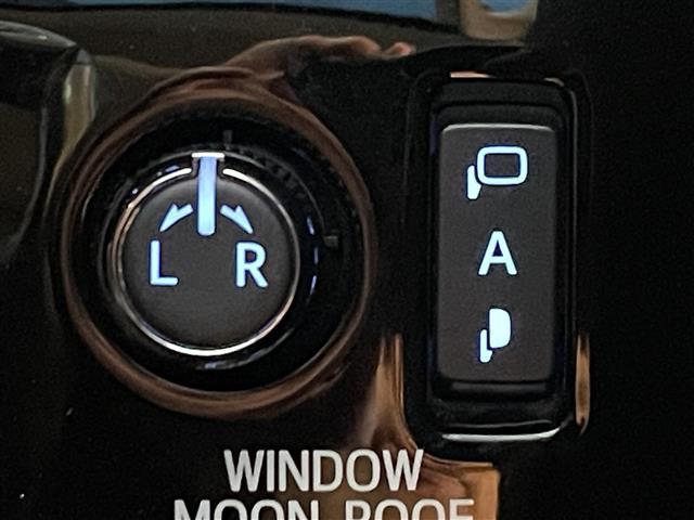 アルファード 2.5S Cパッケージ 純正9インチナビ ツインムーンルーフ フリップダウンモニター デジタルインナーミラー 両側パワースライドドア ETC 電動リアゲート オットマン バックカメラ 追従有クルーズコントロール シートヒータ(17枚目)