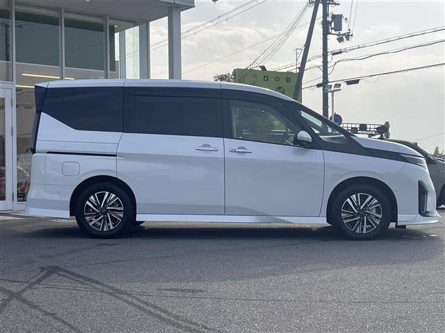 セレナ e-パワー ハイウェイスターV 12.3インチメーカーOPナビ プロパイロット アラウンドビューモニター 両側パワースライドドア プロパイロットパーキング 置き換え充電 デジタルインナーミラー フリップダウンモニター 純正エアロ(37枚目)