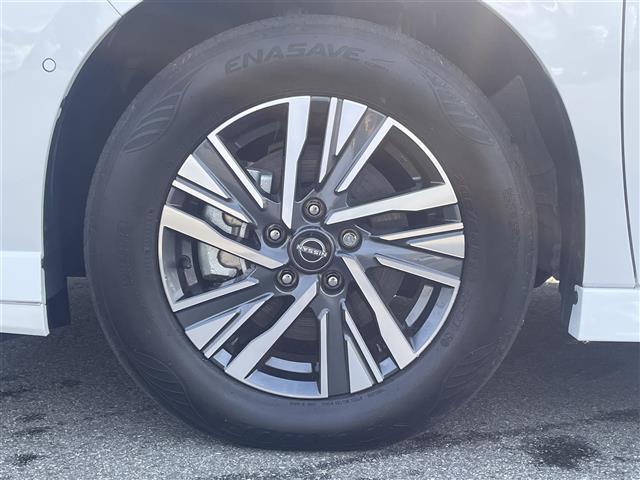 セレナ e-パワー ハイウェイスターV 12.3インチメーカーOPナビ プロパイロット アラウンドビューモニター 両側パワースライドドア プロパイロットパーキング 置き換え充電 デジタルインナーミラー フリップダウンモニター 純正エアロ(39枚目)