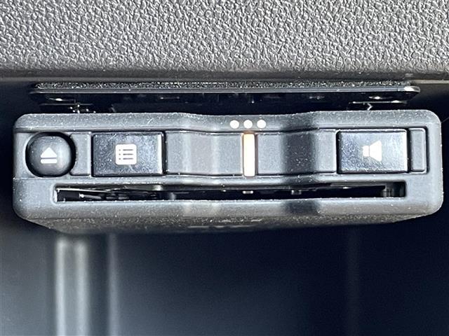 ウェイク GターボSAIII 純正8インチナビ 両側パワースライドドア バックカメラ スマートアシスト 革巻きステアリング ステアリングリモコン Bluetooth接続 フルセグTV 純正フロアマット ターボ ETC CD/DVD(7枚目)