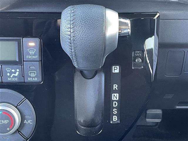 ウェイク GターボSAIII 純正8インチナビ 両側パワースライドドア バックカメラ スマートアシスト 革巻きステアリング ステアリングリモコン Bluetooth接続 フルセグTV 純正フロアマット ターボ ETC CD/DVD(13枚目)