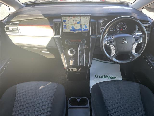 デリカＤ：５ Ｐ　１０．１インチナビ　アラウンドビューモニター　両側パワースライドドア　パワーバックドア　前席シートヒーター　ステアリングヒーター　フルセグＴＶ　ＣＤ／ＤＶＤ　ＢＴ接続　ＡｐｐｌｅＣａｒＰｌａｙ（42枚目）