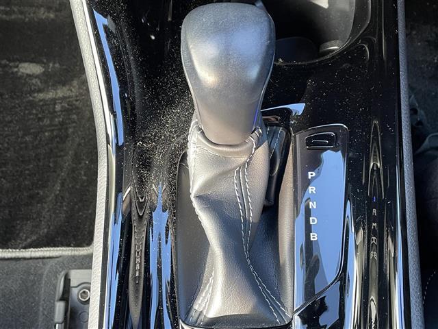 Ｃ－ＨＲ Ｓ　ＧＲスポーツ　純正ディスプレイオーディナビ　フルセグ　ＥＴＣ　ステアリングリングリモコン　アップルカープレイ　トヨタセーフティーセンス　前追クルコン　ＧＲスポーツステアリング　ＧＲスポーツシート　シートヒーター（9枚目）