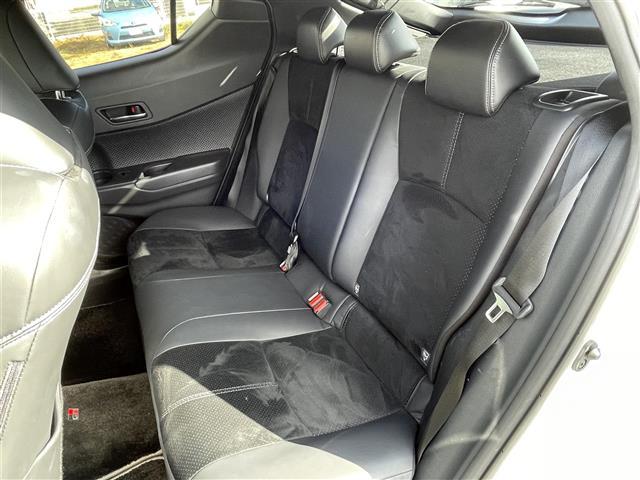 Ｃ－ＨＲ Ｓ　ＧＲスポーツ　純正ディスプレイオーディナビ　フルセグ　ＥＴＣ　ステアリングリングリモコン　アップルカープレイ　トヨタセーフティーセンス　前追クルコン　ＧＲスポーツステアリング　ＧＲスポーツシート　シートヒーター（30枚目）