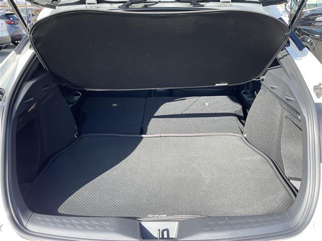 Ｃ－ＨＲ Ｓ　ＧＲスポーツ　純正ディスプレイオーディナビ　フルセグ　ＥＴＣ　ステアリングリングリモコン　アップルカープレイ　トヨタセーフティーセンス　前追クルコン　ＧＲスポーツステアリング　ＧＲスポーツシート　シートヒーター（32枚目）