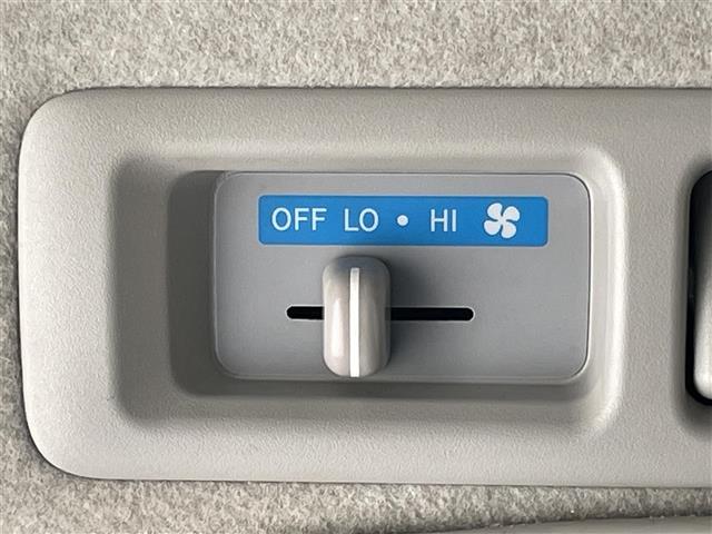 ハイエースワゴン ＧＬ　モデリスタエアロ　片側パワースライドドア　フリップダウンモニター　社外ＳＤナビ　バックカメラ　フルセグＴＶ　ビルトインＥＴＣ　純正ミュージックサーバー　フロアマット　ＢＴ接続　ステアリングスイッチ（15枚目）