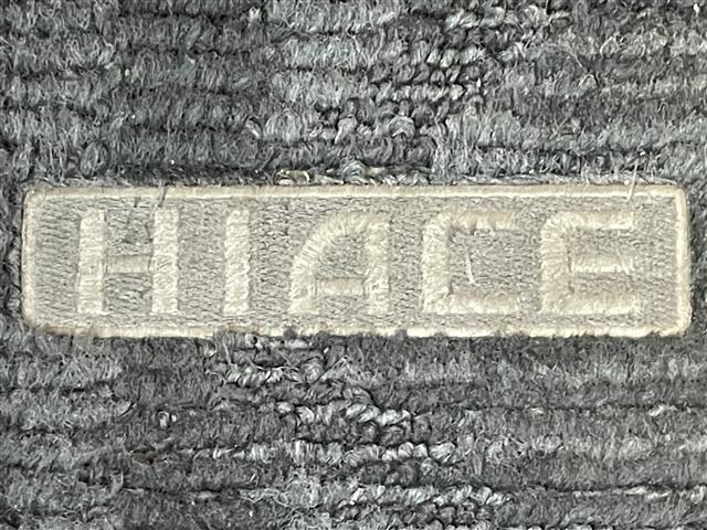 ハイエースワゴン ＧＬ　モデリスタエアロ　片側パワースライドドア　フリップダウンモニター　社外ＳＤナビ　バックカメラ　フルセグＴＶ　ビルトインＥＴＣ　純正ミュージックサーバー　フロアマット　ＢＴ接続　ステアリングスイッチ（20枚目）