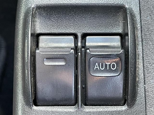 ハイエースワゴン ＧＬ　モデリスタエアロ　片側パワースライドドア　フリップダウンモニター　社外ＳＤナビ　バックカメラ　フルセグＴＶ　ビルトインＥＴＣ　純正ミュージックサーバー　フロアマット　ＢＴ接続　ステアリングスイッチ（21枚目）