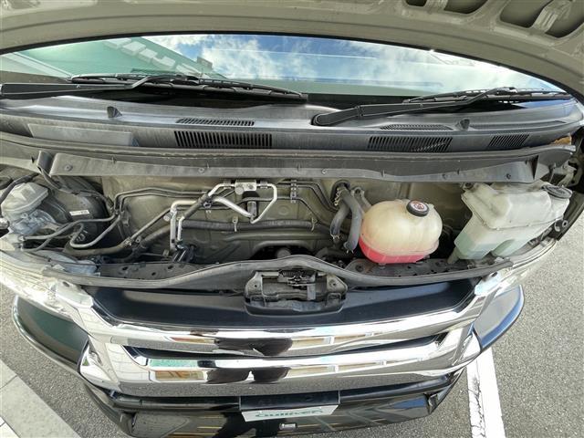 ハイエースワゴン ＧＬ　モデリスタエアロ　片側パワースライドドア　フリップダウンモニター　社外ＳＤナビ　バックカメラ　フルセグＴＶ　ビルトインＥＴＣ　純正ミュージックサーバー　フロアマット　ＢＴ接続　ステアリングスイッチ（40枚目）