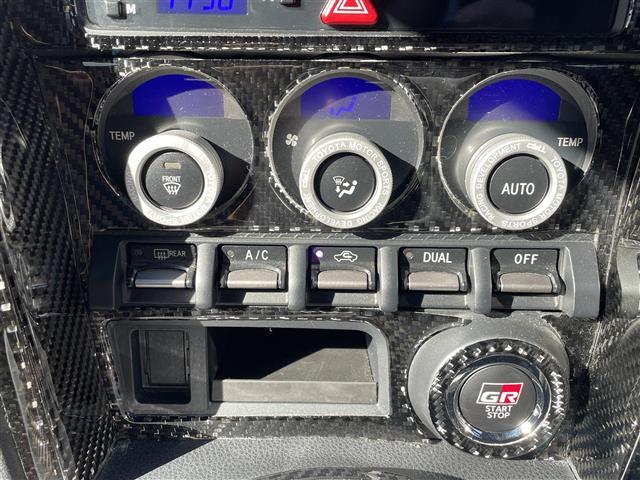 ８６ ＧＴ　純正ナビ　バックカメラ　ＥＴＣ　クルーズコントロール　本革＋アルカンターラシート　ワンセグＴＶ　Ｂｌｕｅｔｏｏｔｈオーディオ　スマートキー　純正フロアマット　オートライト　ＬＥＤヘッドライト（11枚目）