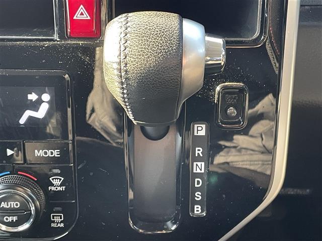 ルーミー カスタムＧ　Ｓ　デジタルインナーミラー　両側パワースライドドア　純正メモリナビ　純正ミュージックサーバー　Ｂｌｕｅｔｏｏｔｈ接続　バックカメラ　ＥＴＣ　純正フロアマット　クルーズコントロール　ウォークスルー（12枚目）