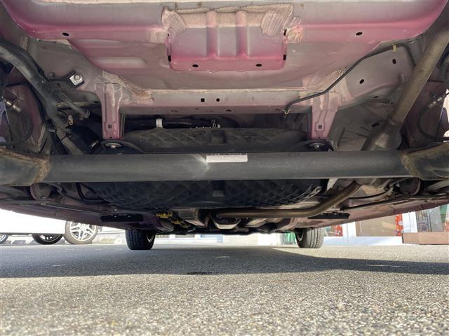 ルーミー カスタムＧ　Ｓ　デジタルインナーミラー　両側パワースライドドア　純正メモリナビ　純正ミュージックサーバー　Ｂｌｕｅｔｏｏｔｈ接続　バックカメラ　ＥＴＣ　純正フロアマット　クルーズコントロール　ウォークスルー（41枚目）