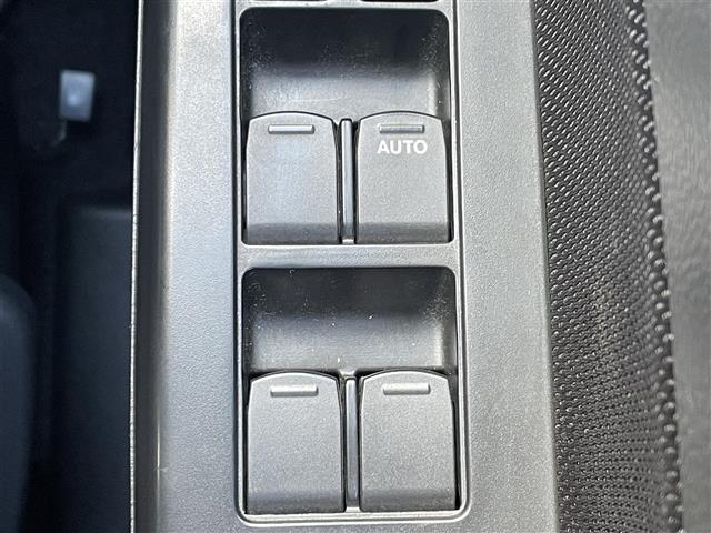 �y�p���[�E�C���h�E�z�^�]�Ȃ̃X�C�b�`�ŁA�e�Ȃ̑��K���X�̊J���ł��܂��B����ƕ֗��ł���ˁB