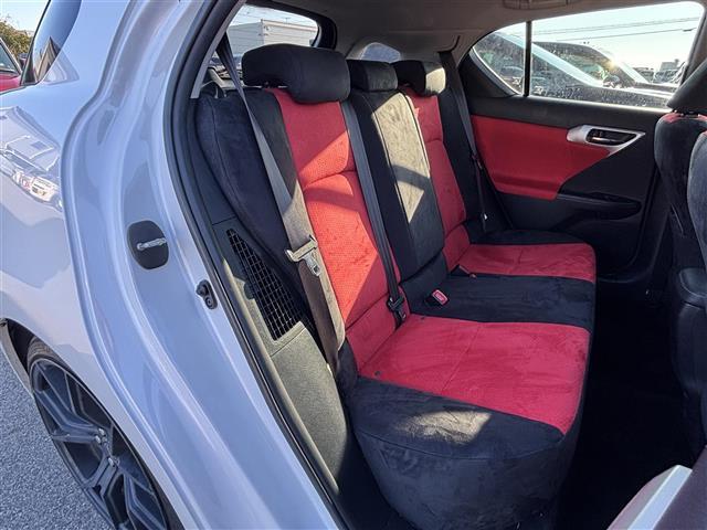 ＣＴ ＣＴ２００ｈ　バージョンＣ　サンルーフ　純正メモリナビ　バックカメラ　クルーズコントロール　スイッチスタート　カードキー　純正フロアマット　社外アルミホイール　パドルシフト　フォグランプ　ＵＳＢ入力端子　社外シフト　ＥＴＣ（27枚目）