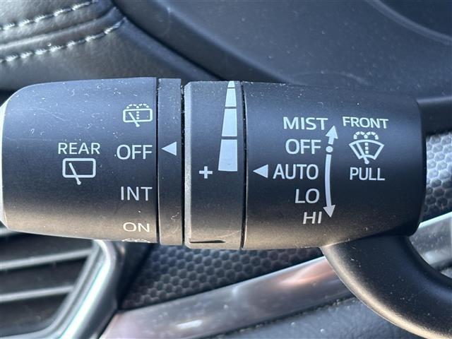 �y�d���i�[�~���[�z�^�]�Ȃ̃X�C�b�`�ŁA�h�A�~���[�̊J��p�x�̒������ł��܂��B