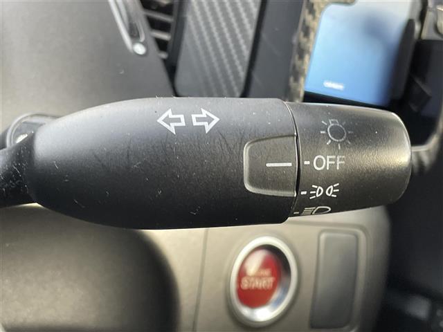 �y�X�e�A�����O�����R���z�茳�̃{�^������A�I�[�f�B�I��i�r�Ȃǂ̑��삪�ł���̂ŁA�悻���������Ɉ��S�ɉ^�]�ɏW���ł��܂��B