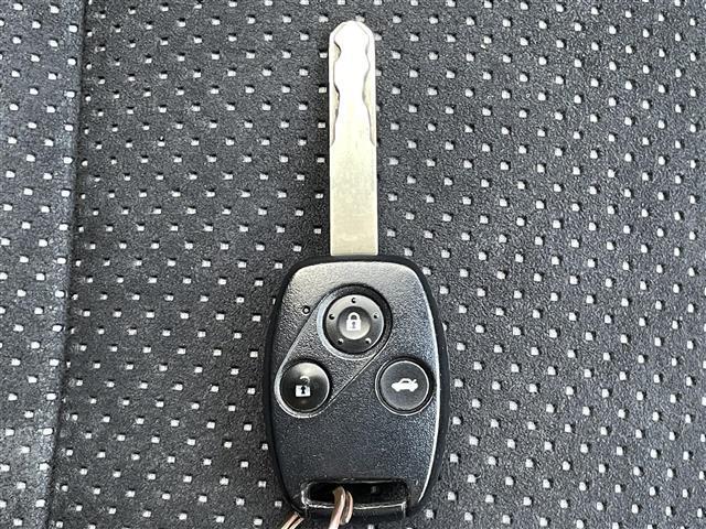 �y�d���i�[�~���[�z�^�]�Ȃ̃X�C�b�`�ŁA�h�A�~���[�̊J��p�x�̒������ł��܂��B