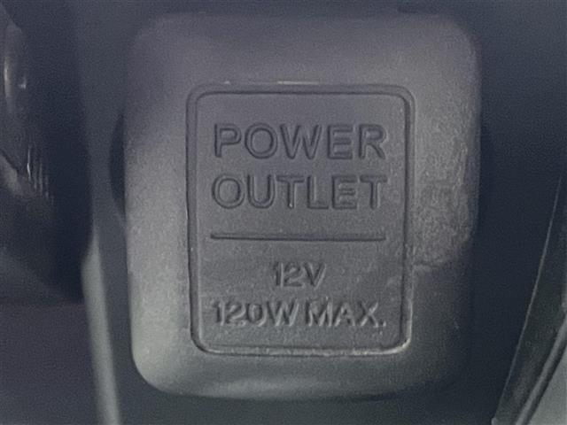 �y�^�]�ȁz����S�n���ǂ��V�[�g�Ȃ̂Œ����Ԃ̉^�]�ł����K�ɂ��߂������������܂��B�V�i�̃t���A�}�b�g�̂��������\�ł��B�f�ډӏ��ȊO�ɂ���]�̎ʐ^���������܂����炨�C�y�ɂ��₢���킹�������B