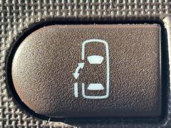 �ڥѥ���饤�ɥɥ��۾����ʤ��Ҥ��ޤǤ⡢������¦�Υ��饤�ɥɥ��ϥܥ����ĤǾ��ߤ�饯�饯�Ǥ���ξ��˲�ʪ�������Ƥ�����Ǥ�ܥ���򲡤��м�ư�ǳ��Ĥ��Ƥ���ޤ��� 5