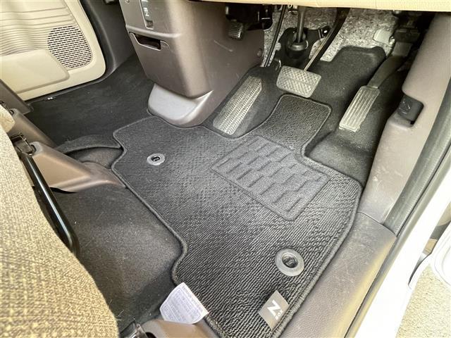 Ｎ－ＢＯＸ Ｇ・Ｌホンダセンシング　レーンキープアシスト・レーダークルーズコントロール・片側パワースライドドア・プッシュスタート・スマートキー・純正エンジンスターター・オートライト・オートエアコン・シートヒーター・ミラーヒーター・ＥＴＣ（27枚目）
