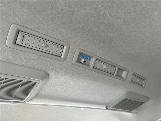 ハイエースワゴン ＧＬ　ワンオーナー・寒冷地仕様・社外ナビＣＤ＆ＤＶＤ＆ＢＴ＆ＵＳＢ＆フルセグＴＶ・テレビ・ベッドキット・バックカメラ・片側イージークローザードア・前方ドライブレコーダー・積込社外ＡＷ付冬タイヤ・スペアキー（8枚目）