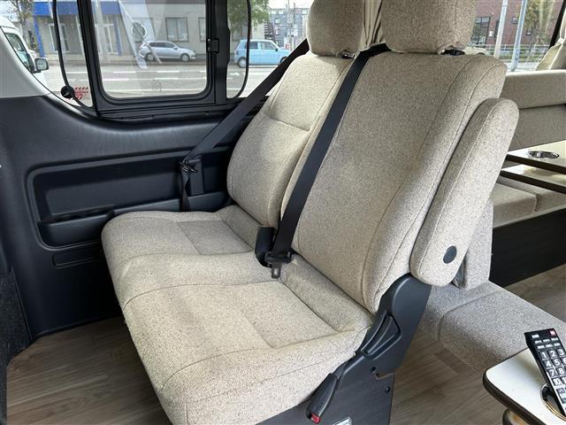 ハイエースワゴン ＧＬ　ワンオーナー・寒冷地仕様・社外ナビＣＤ＆ＤＶＤ＆ＢＴ＆ＵＳＢ＆フルセグＴＶ・テレビ・ベッドキット・バックカメラ・片側イージークローザードア・前方ドライブレコーダー・積込社外ＡＷ付冬タイヤ・スペアキー（28枚目）